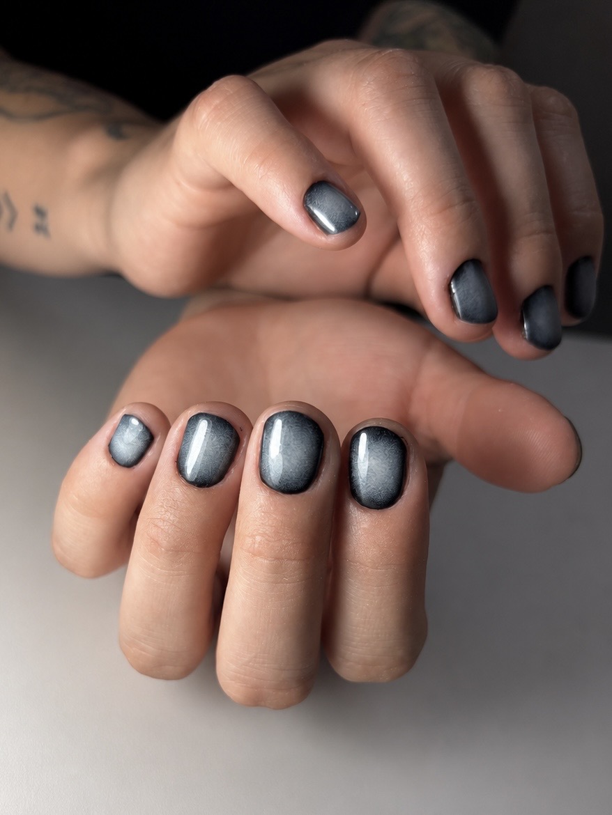 Grafito magnético, trabajo de Esmaltado Permanente realizado en Kuky Chic