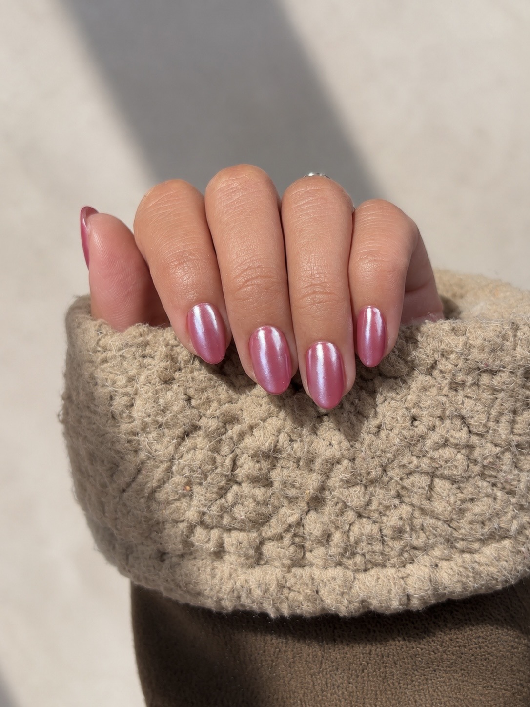 Rosa perlado, trabajo de Kapping Polygel realizado en Kuky Chic