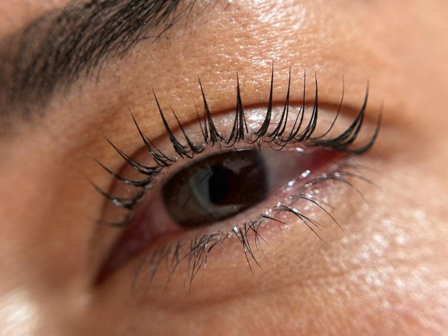 Mirada elevada, trabajo de Lifting realizado en Kuky Chic
